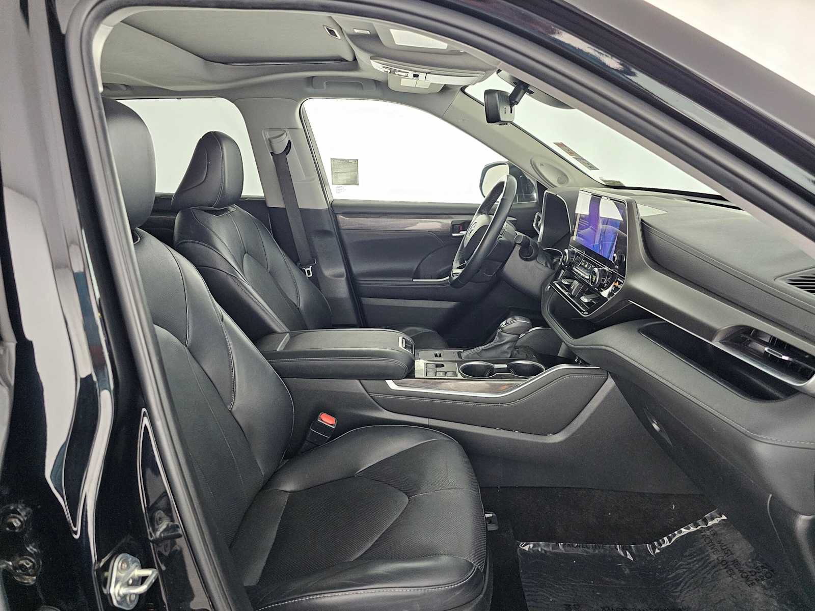 Used 2023 Toyota Highlander Limited FWD image 19
