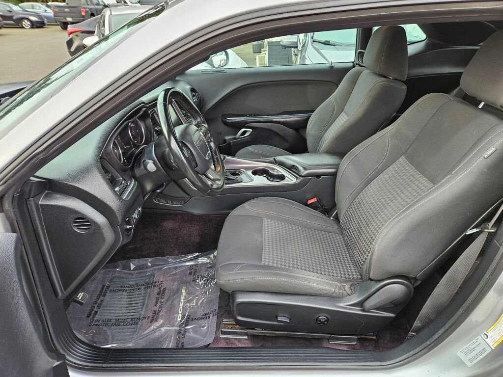 Used 2017 Dodge Challenger R/T w/ Driver Convenience Group image 15