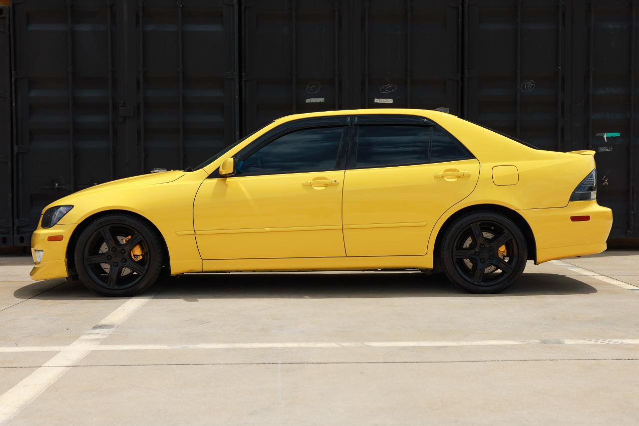 Used 2003 Lexus IS 300 w/ Power & Leather Pkg RWD image 3