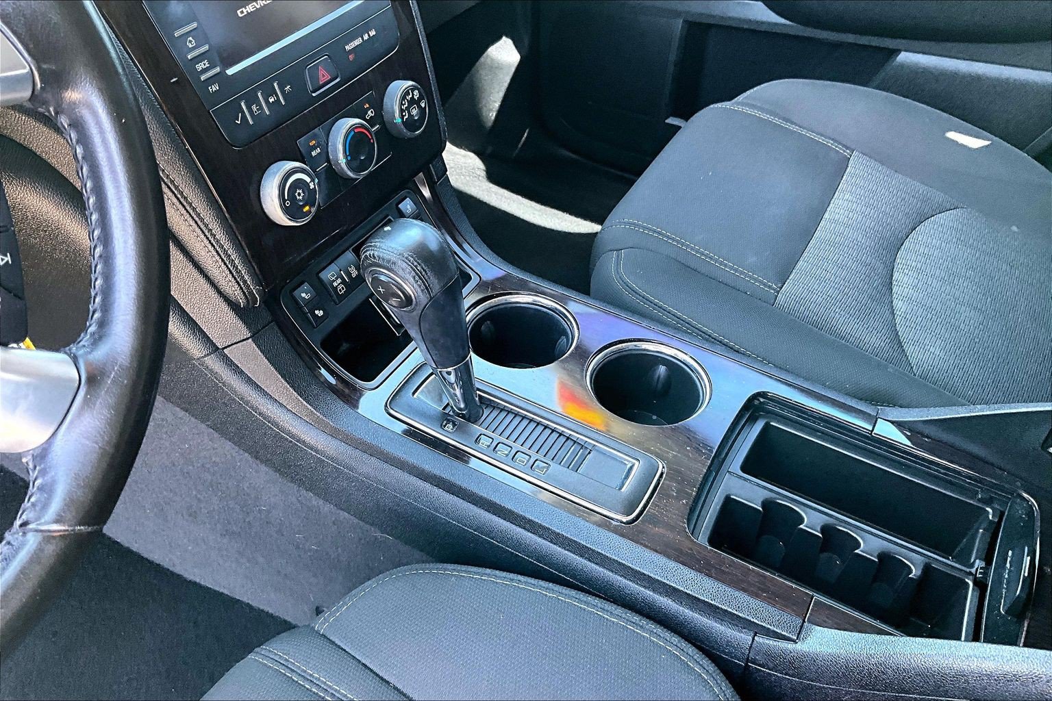 Used 2017 Chevrolet Traverse LT w/ Style and Technology Package FWD image 13