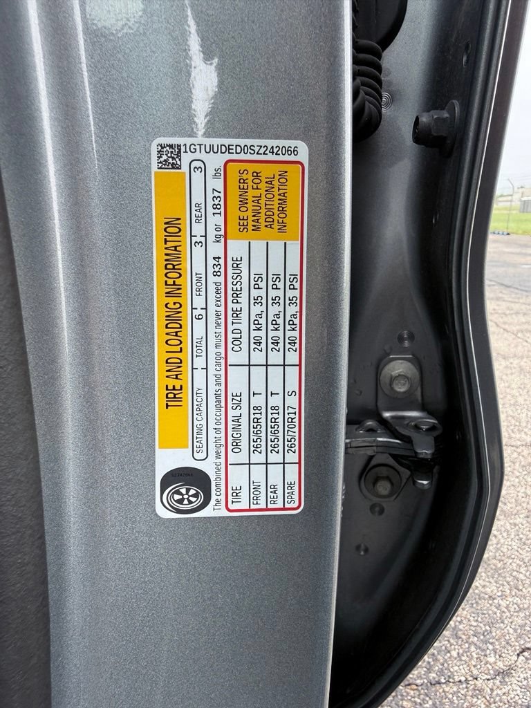 Used 2025 GMC Sierra 1500 SLT AWD/4WD image 48
