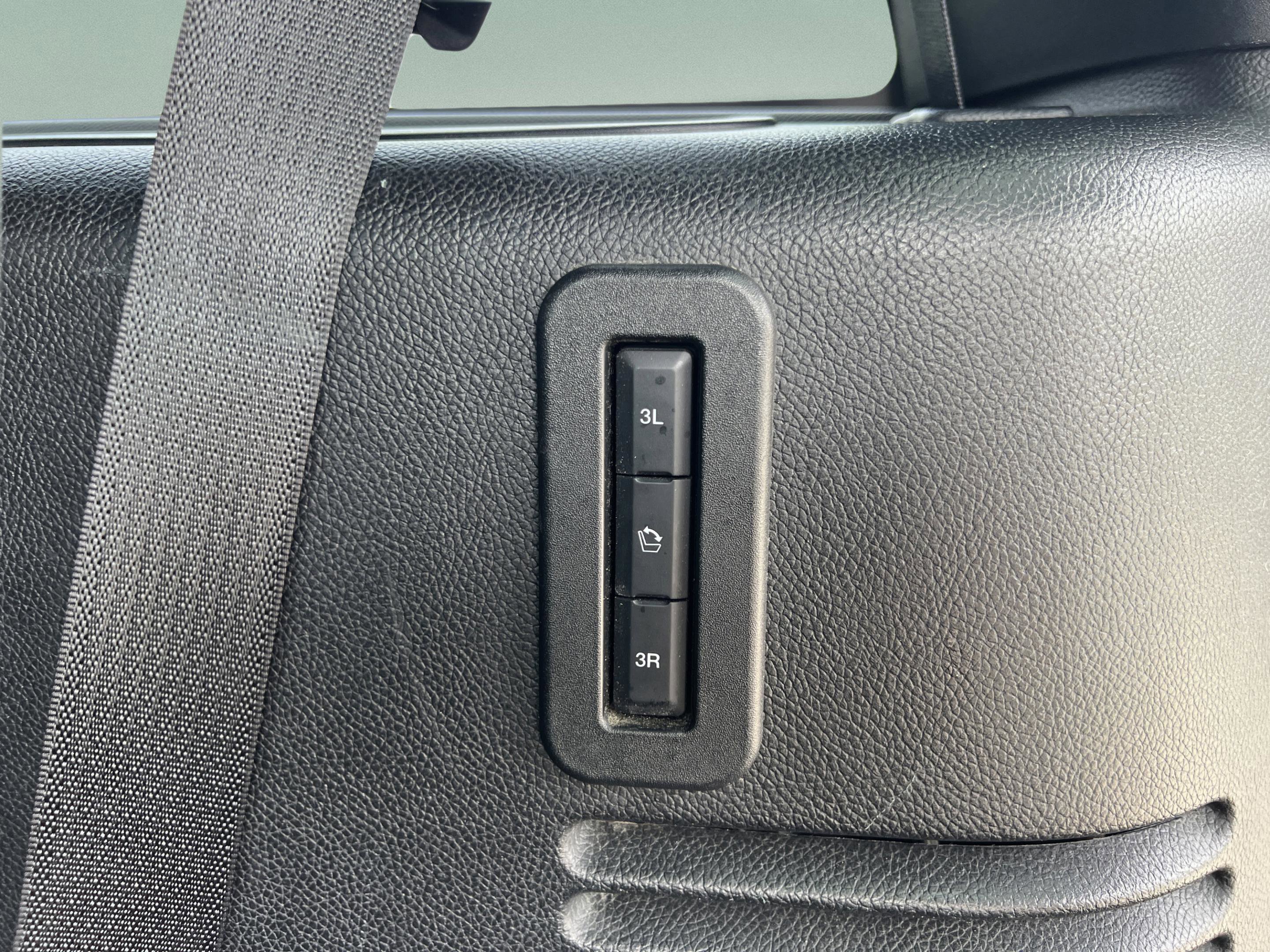 Used 2016 Lincoln Navigator Reserve image 36