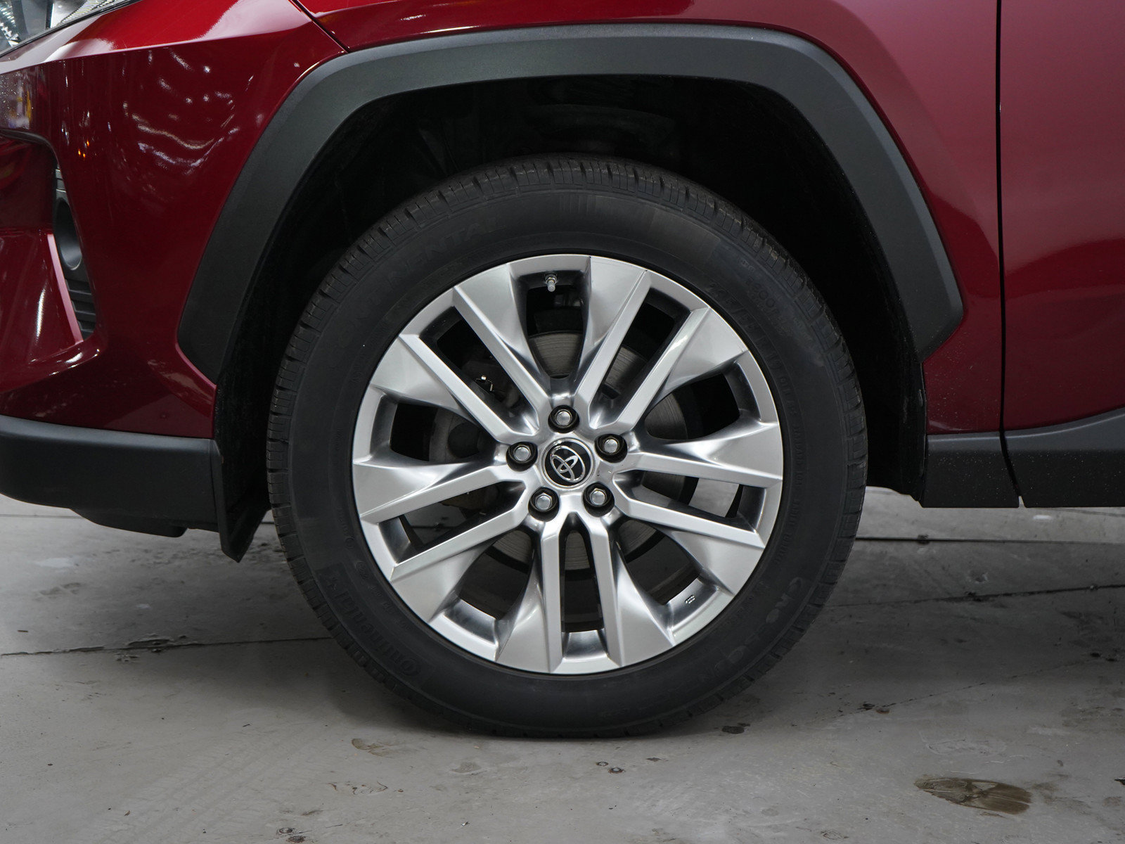 Used 2019 Toyota RAV4 Limited w/ Cold Weather Package AWD/4WD image 29