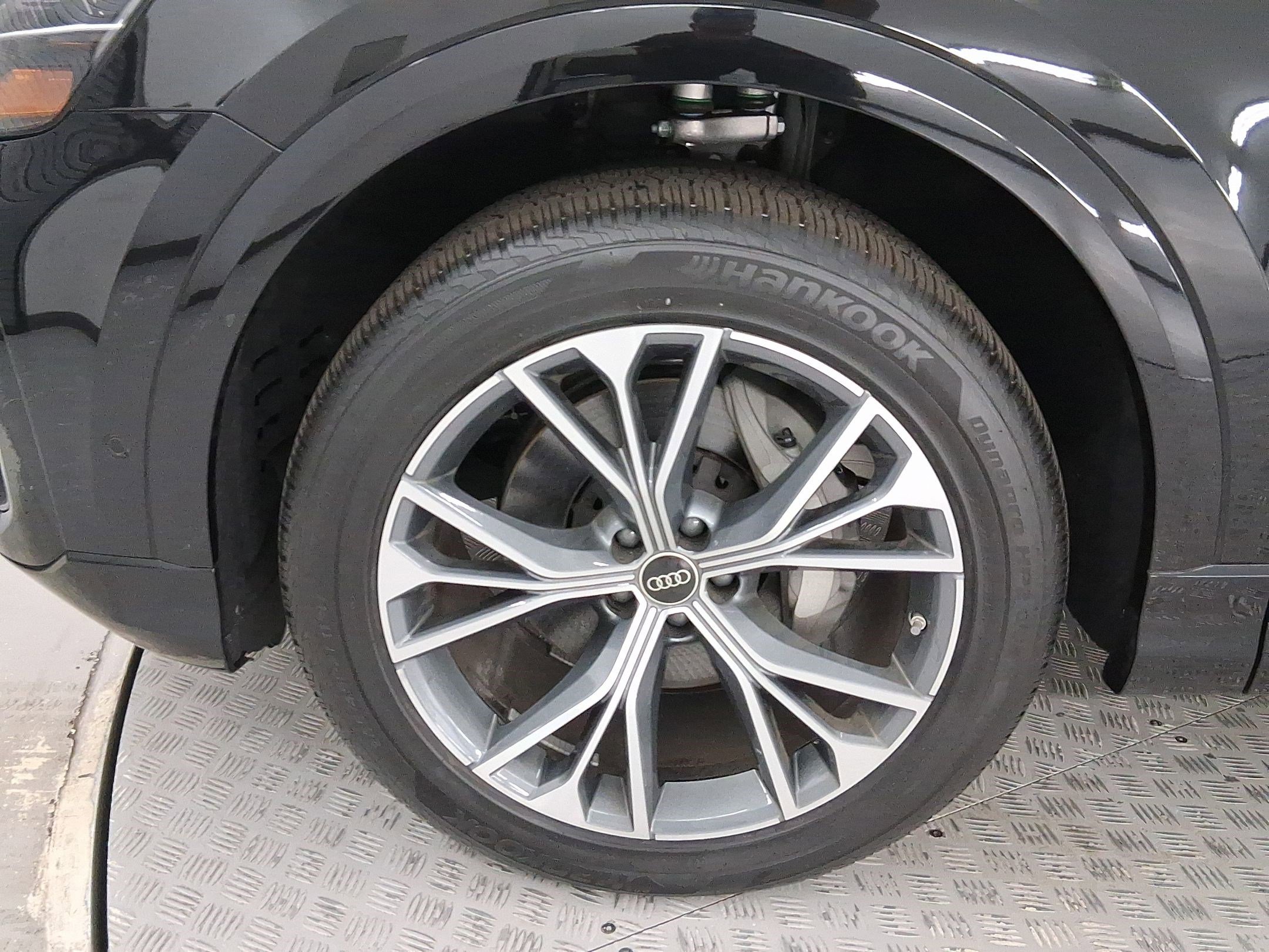 New 2025 Audi Q8 Premium image 11