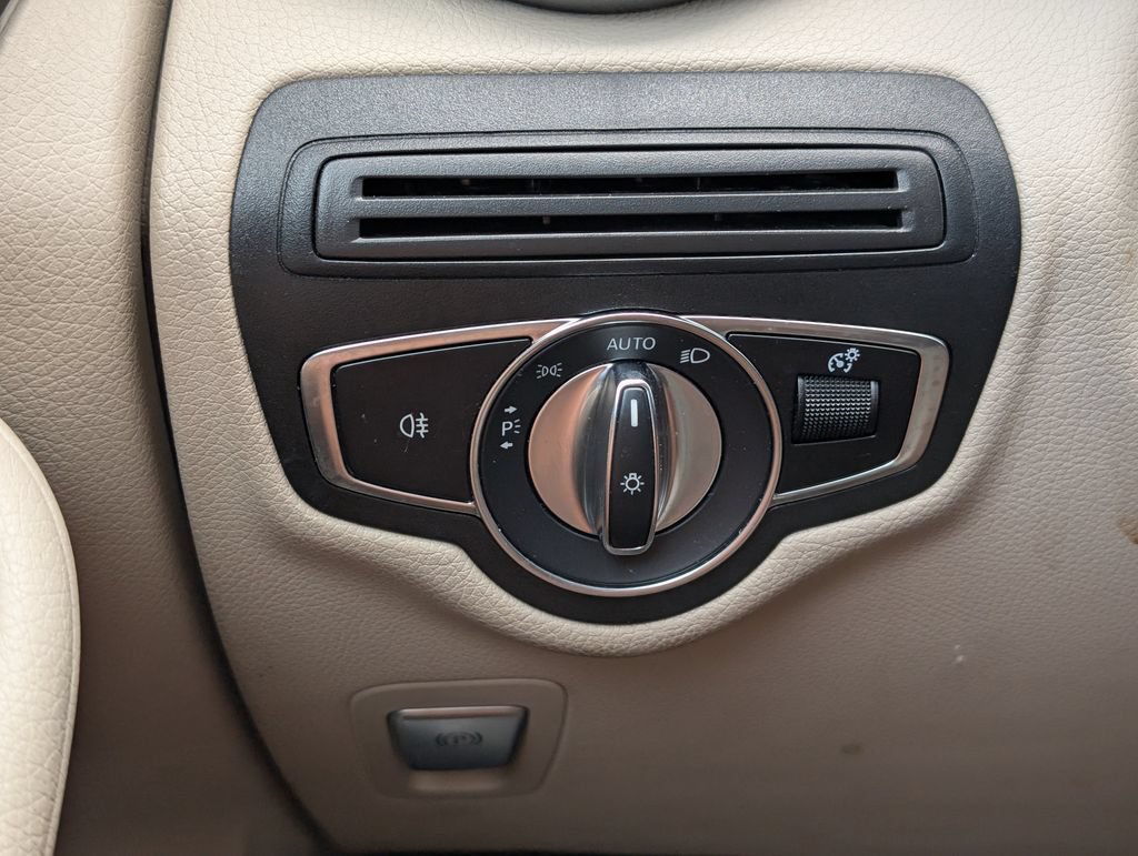 Certified 2019 Mercedes-Benz GLC 300 4MATIC image 20