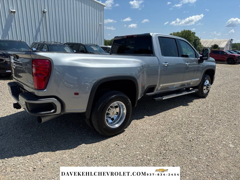 Used 2025 Chevrolet Silverado 3500 High Country w/ High Country Premium Package AWD/4WD image 5