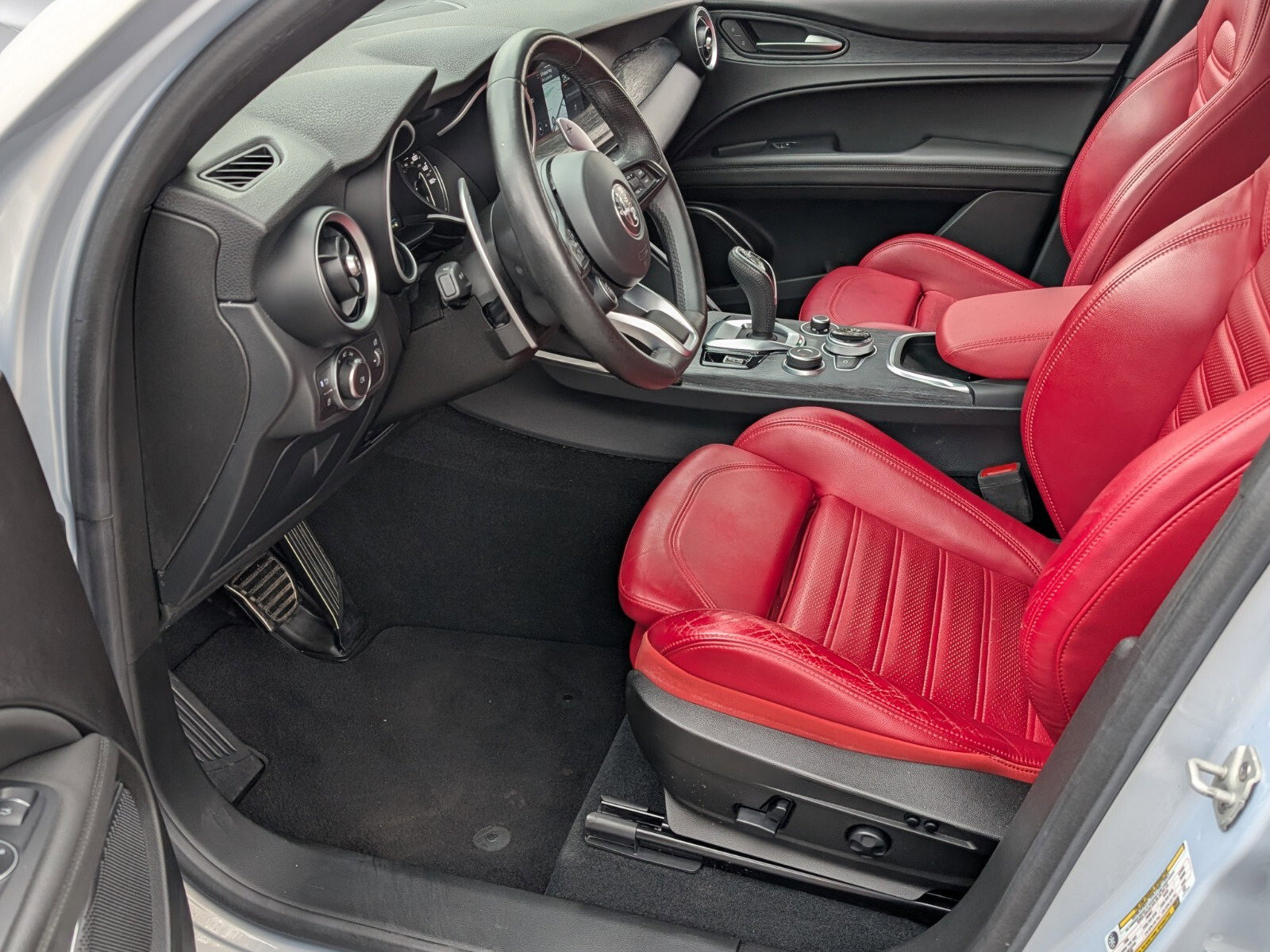 Used 2022 Alfa Romeo Stelvio Sprint image 8