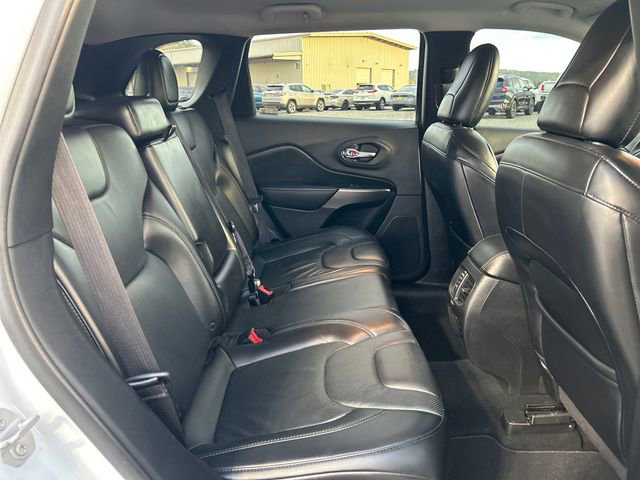 Used 2019 Jeep Cherokee Limited image 14