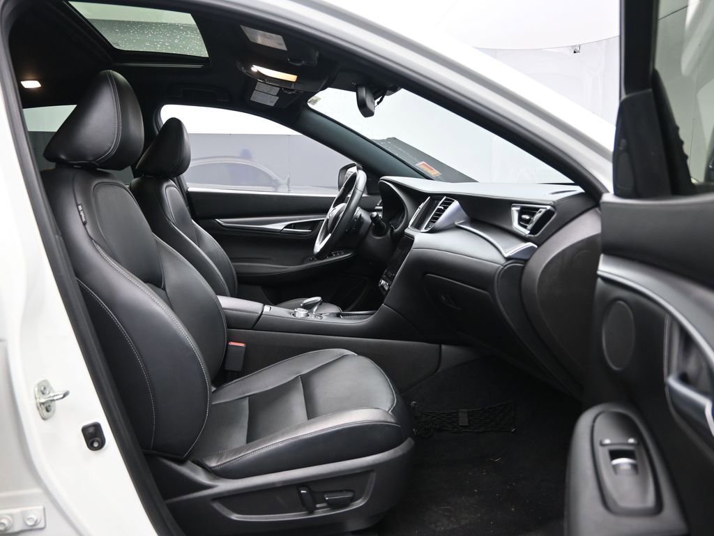 Used 2023 INFINITI QX55 Luxe w/ Cargo Package image 31