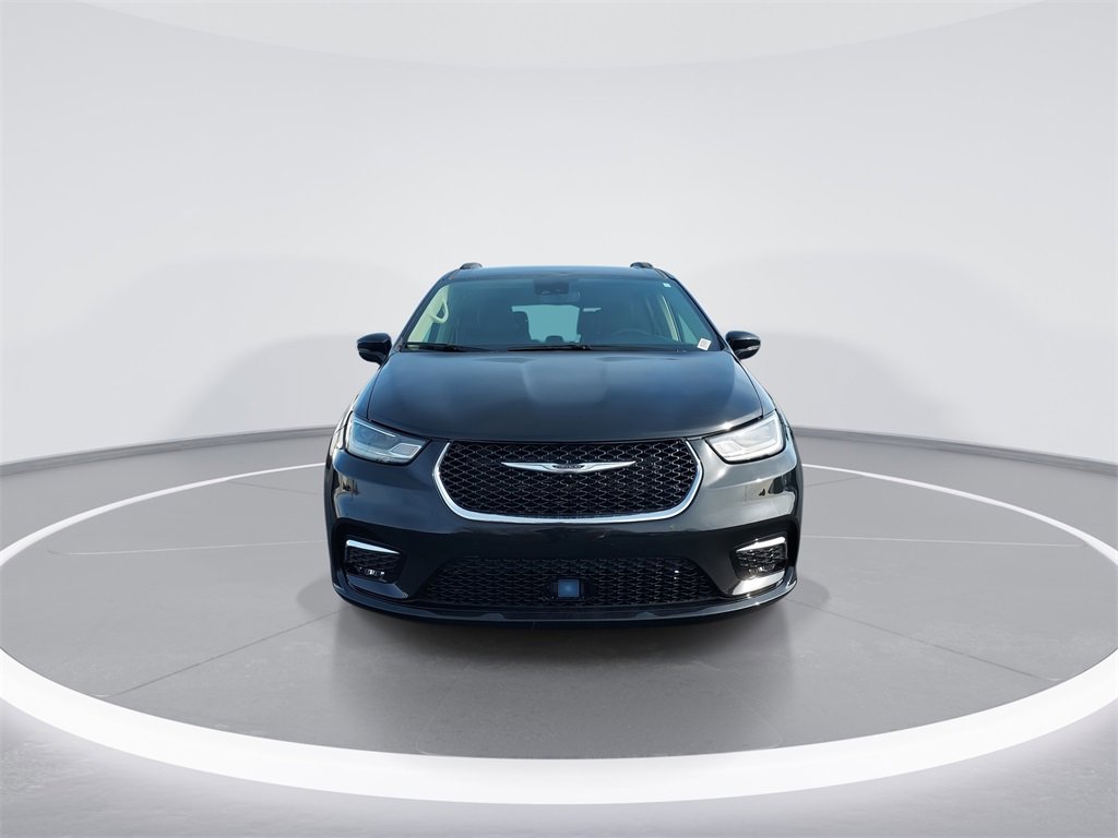 Used 2022 Chrysler Pacifica Touring-L image 3