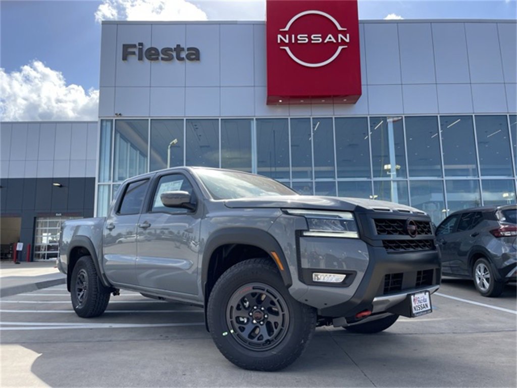 New 2025 Nissan Frontier PRO-4X w/ Tow Package