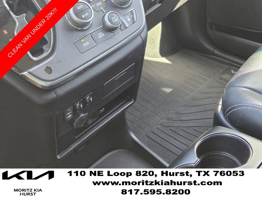 Used 2017 Toyota Sienna SE FWD image 9
