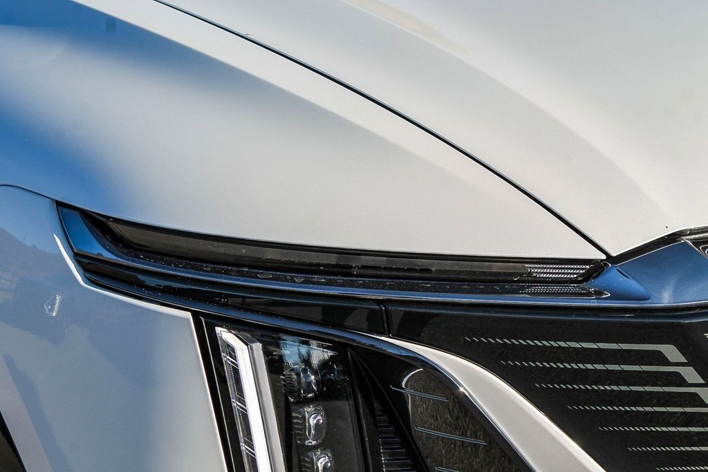 New 2025 Cadillac Lyriq Sport image 8