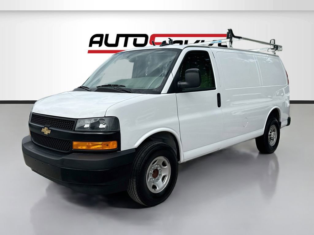 Used 2023 Chevrolet Express 2500 w/ Driver Convenience Package RWD image 3