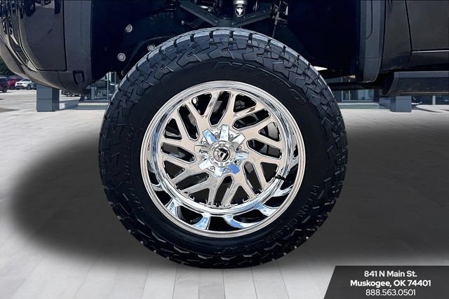 Used 2025 GMC Sierra 2500 AT4X AWD/4WD image 32