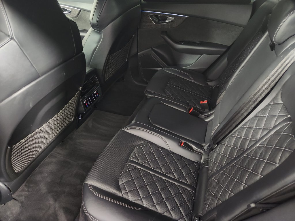 Used 2020 Audi SQ8 Prestige w/ Prestige Package AWD/4WD image 17