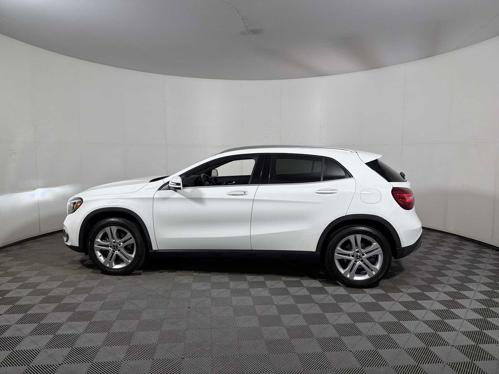 Used 2020 Mercedes-Benz GLA 250 4MATIC image 4
