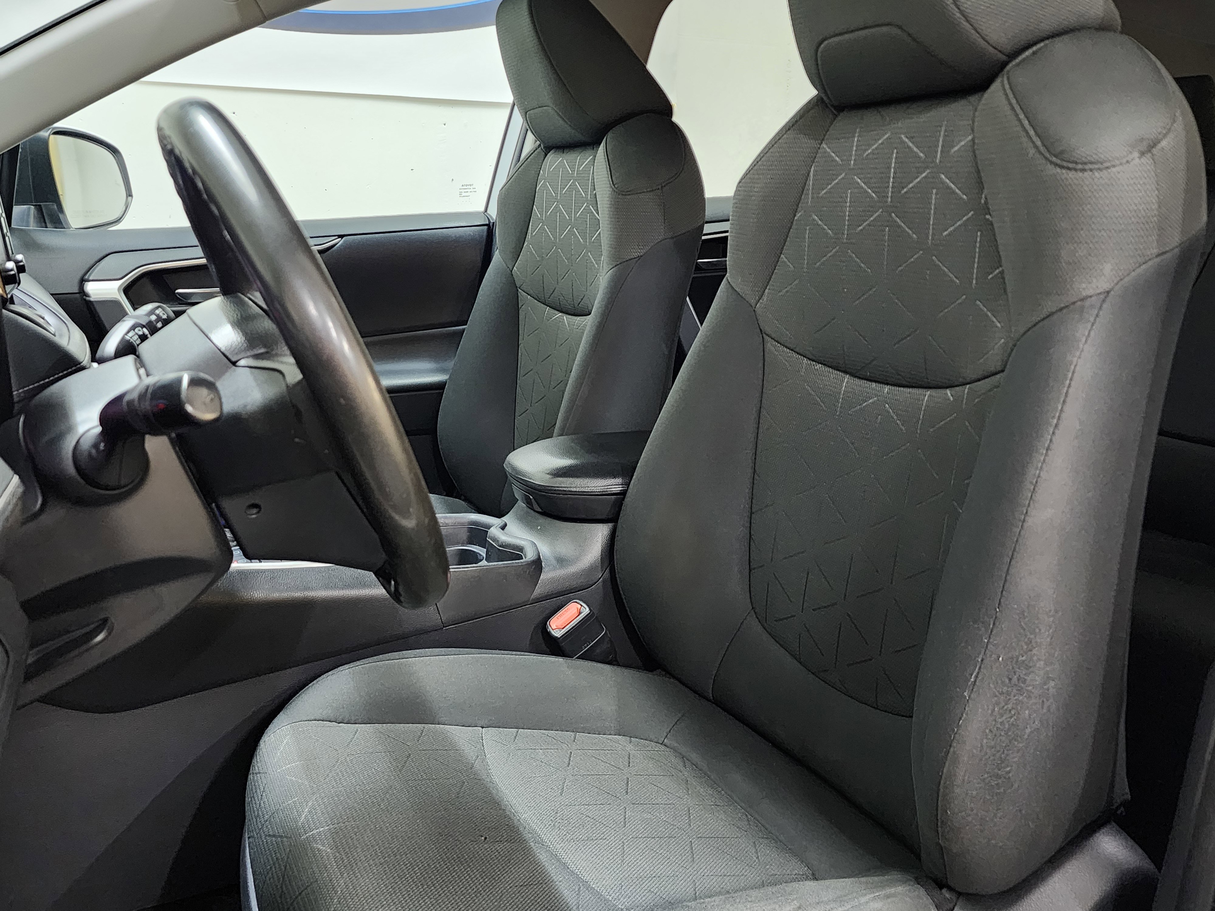 Used 2021 Toyota RAV4 XLE image 14