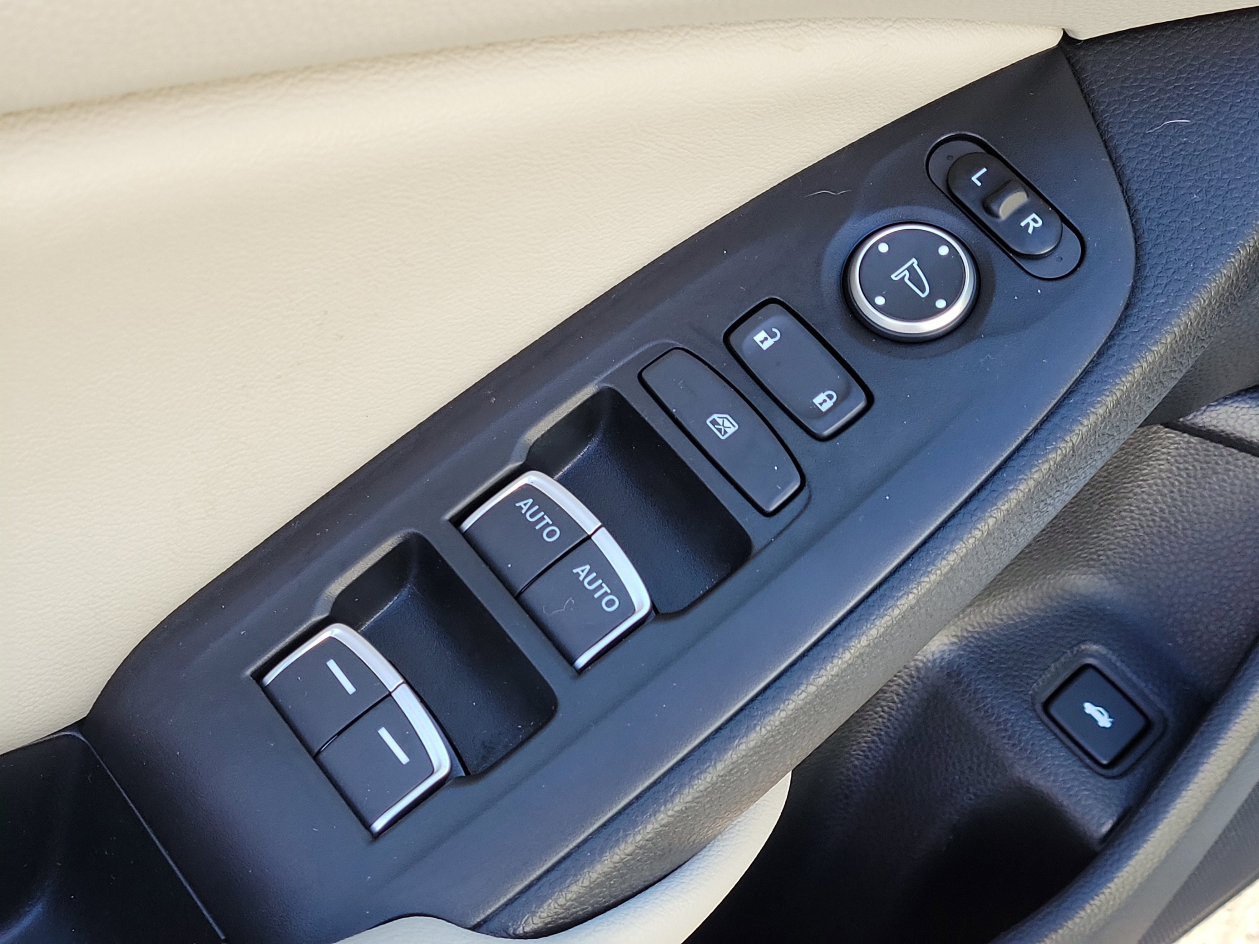 Used 2021 Honda Accord EX-L image 17