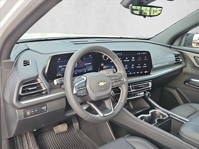 New 2027 Chevrolet Traverse LT w/ Driver Confidence Package FWD image 3