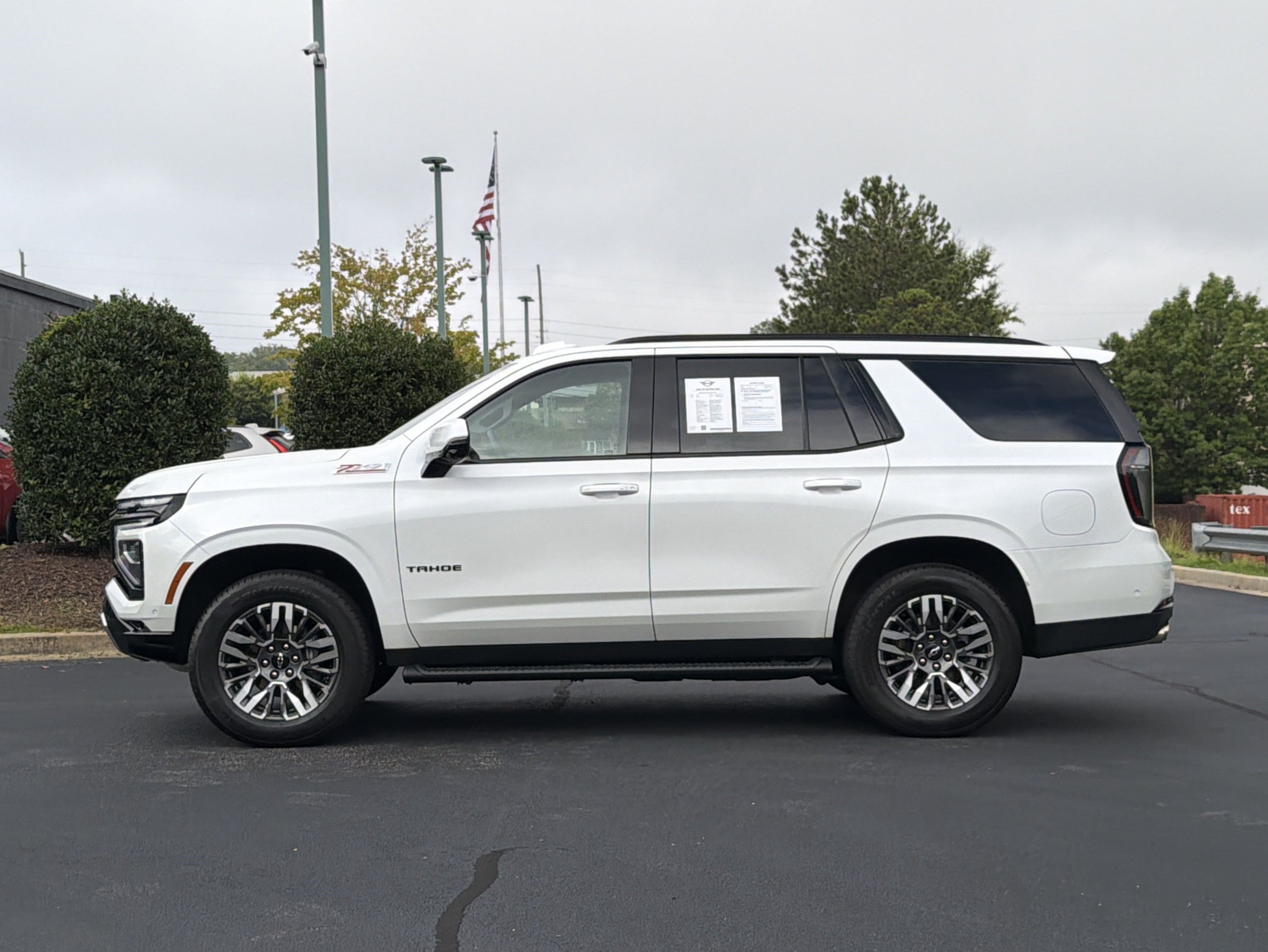 Used 2025 Chevrolet Tahoe Z71 w/ Comfort Package AWD/4WD image 13