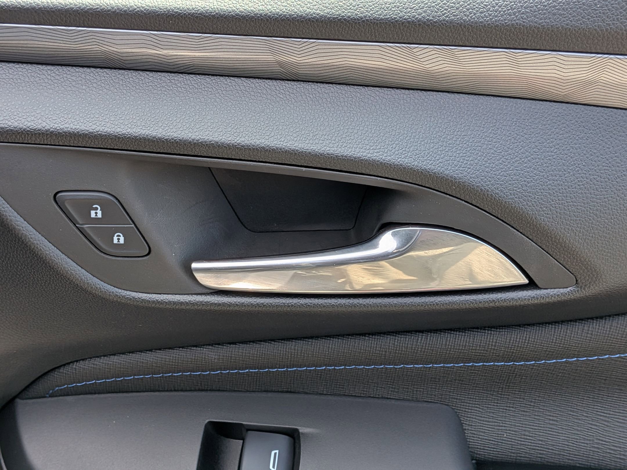 Used 2025 Buick Envista Sport Touring FWD image 33