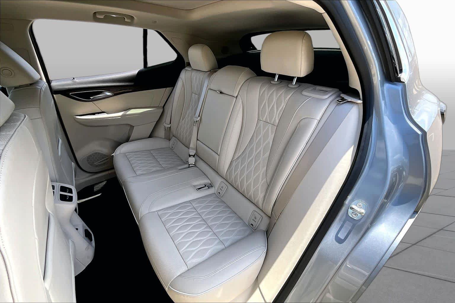 Used 2023 Buick Envision Avenir FWD image 21