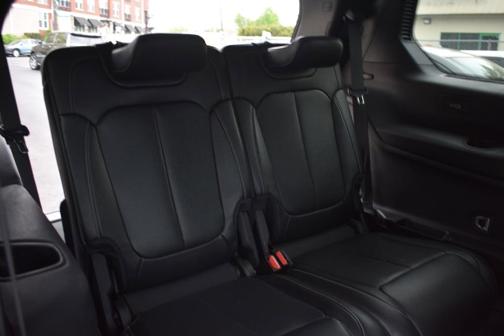 Used 2024 Jeep Grand Cherokee L Limited w/ Luxury Tech Group II AWD/4WD image 35