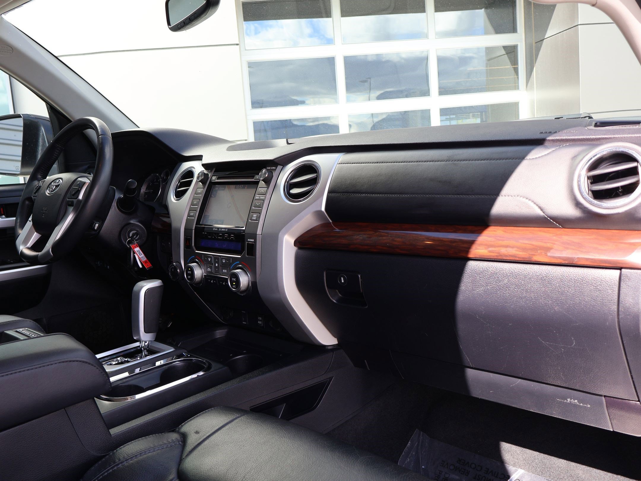 Used 2017 Toyota Tundra Limited image 31