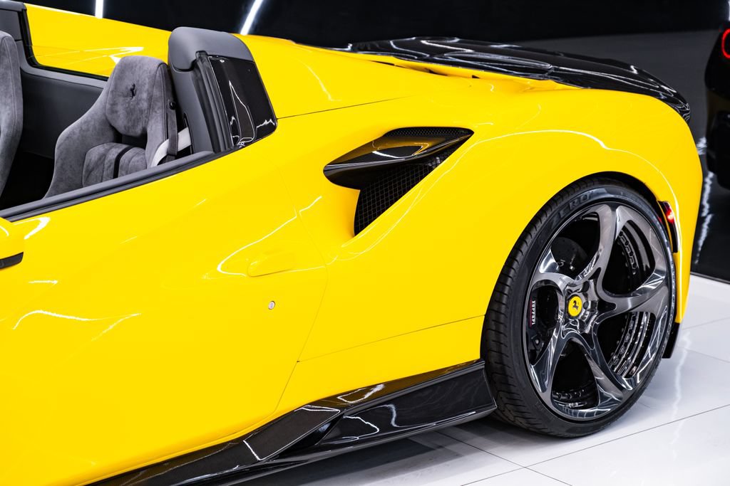 Used 2021 Ferrari F8 Tributo RWD image 15