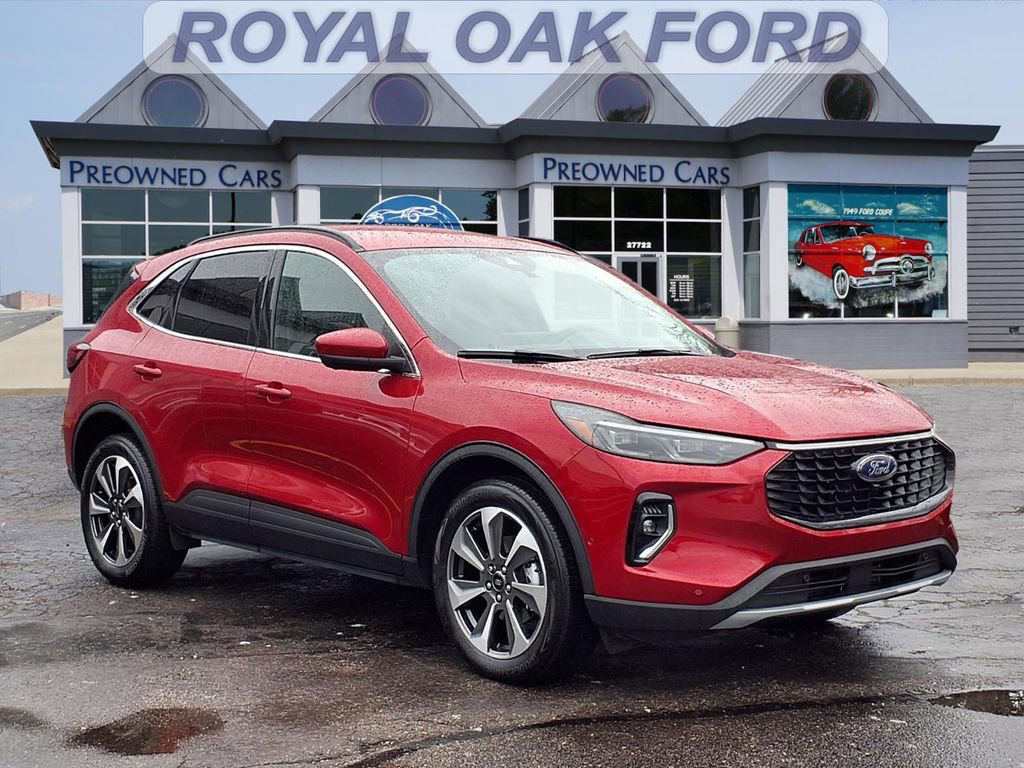 Used 2023 Ford Escape Platinum w/ Premium Technology Package image 1