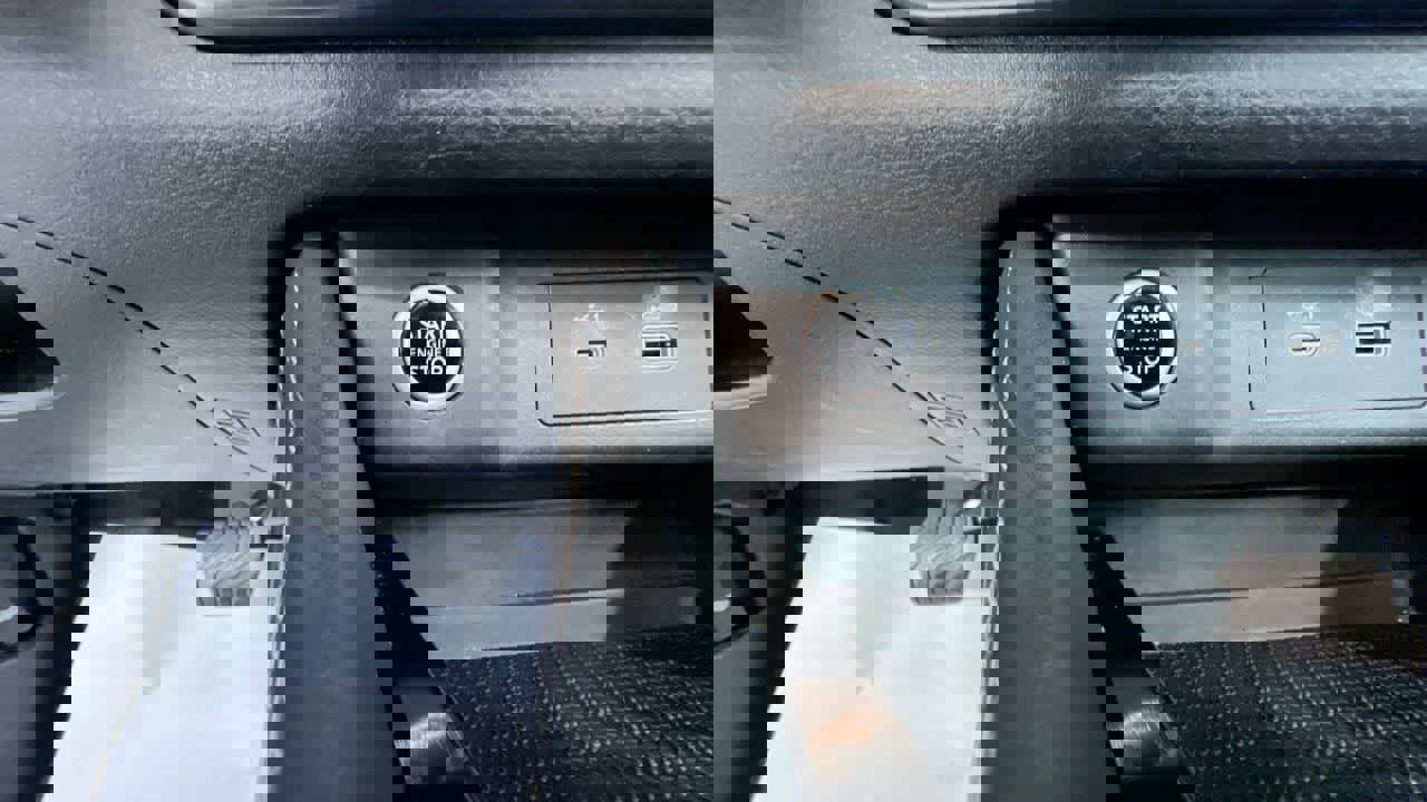 Used 2023 Nissan Rogue SL w/ SL Premium Package image 17