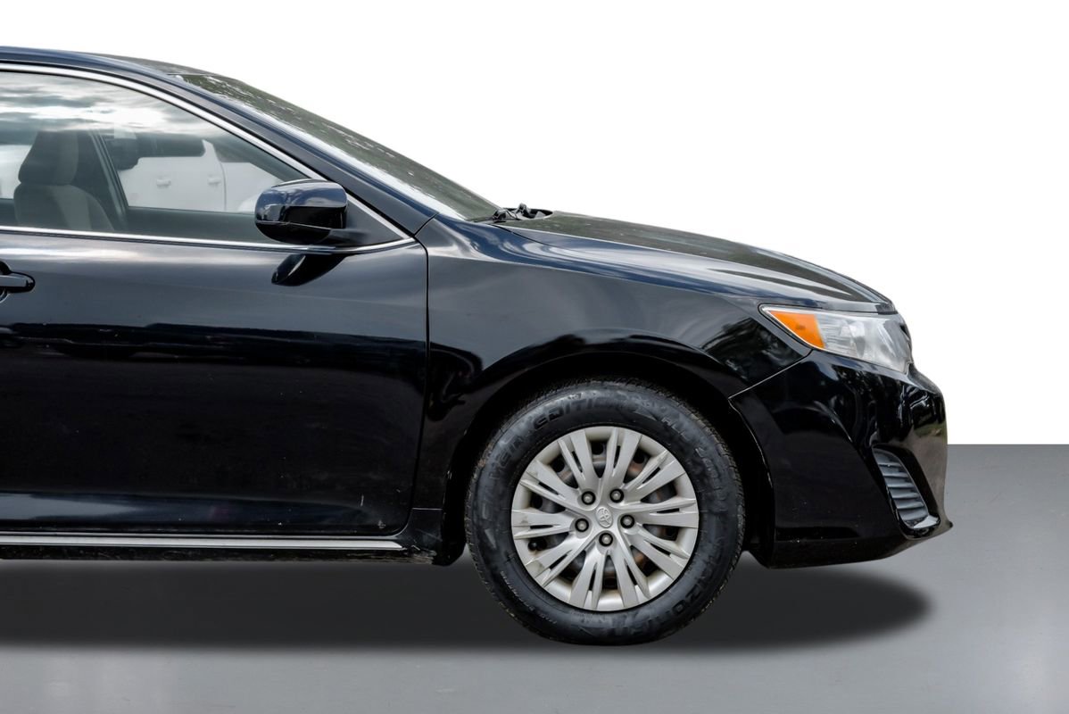 Used 2012 Toyota Camry LE FWD image 7