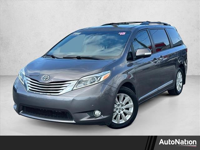 Used 2015 Toyota Sienna XLE image 1
