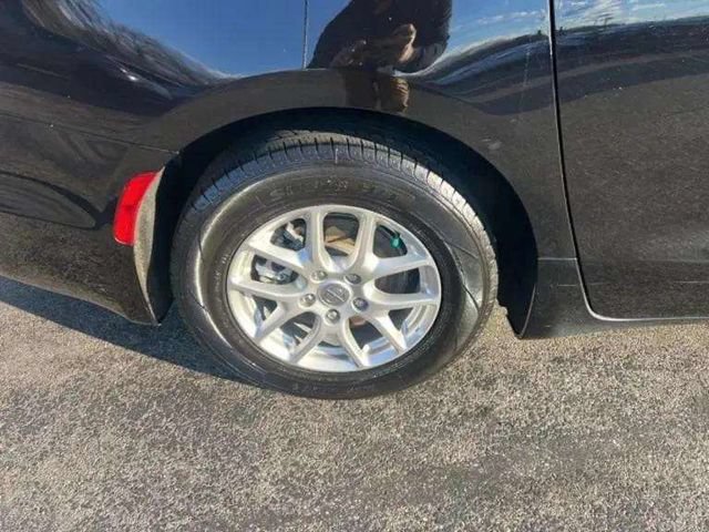 Used 2024 Chrysler Pacifica Touring-L FWD image 14