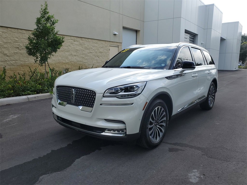Certified 2023 Lincoln Aviator Reserve w/ Equipment Group 201A image 2