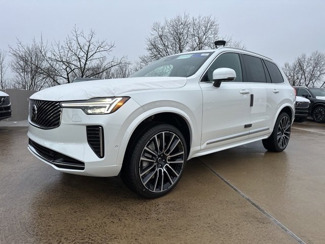 New 2026 Volvo XC90 B6 Plus w/ Protection Package image 3