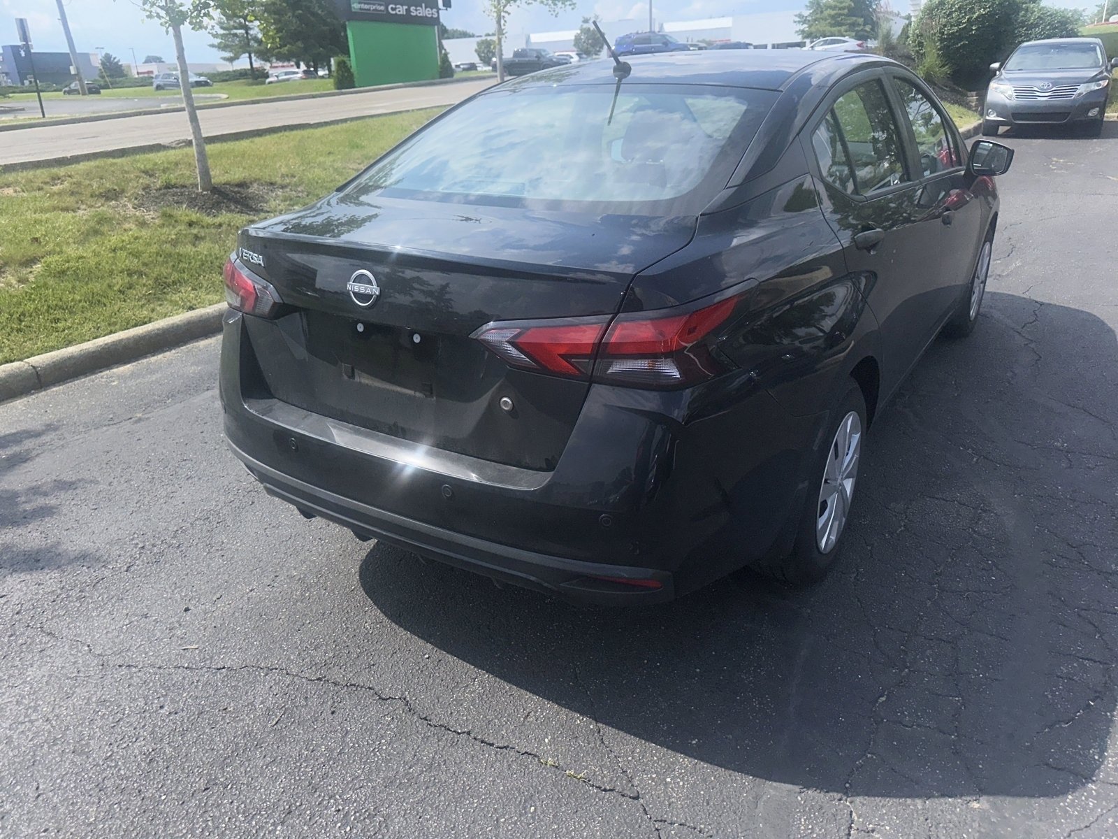 Used 2023 Nissan Versa S FWD image 16