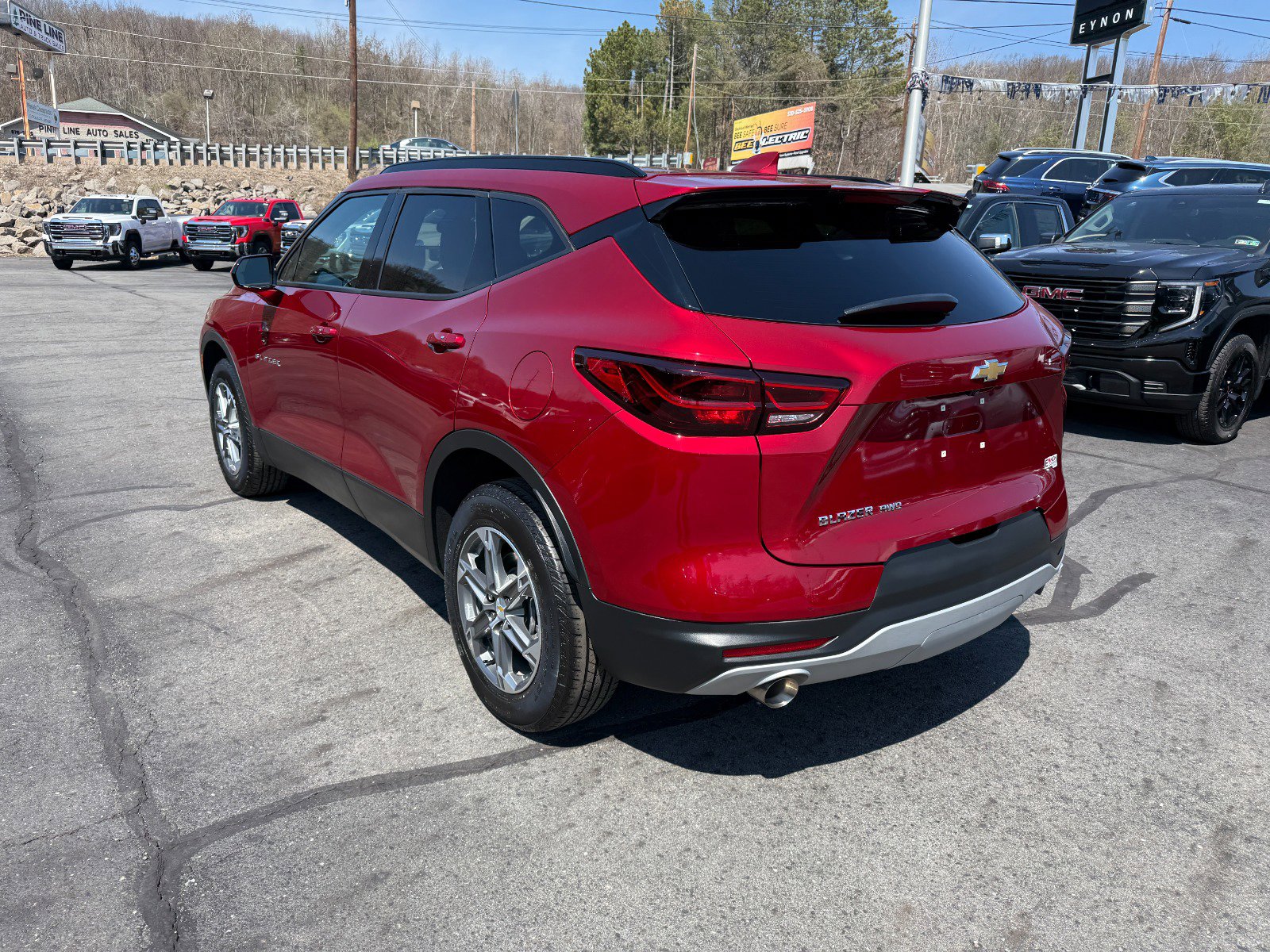 Used 2023 Chevrolet Blazer LT w/ Convenience Package AWD/4WD image 3