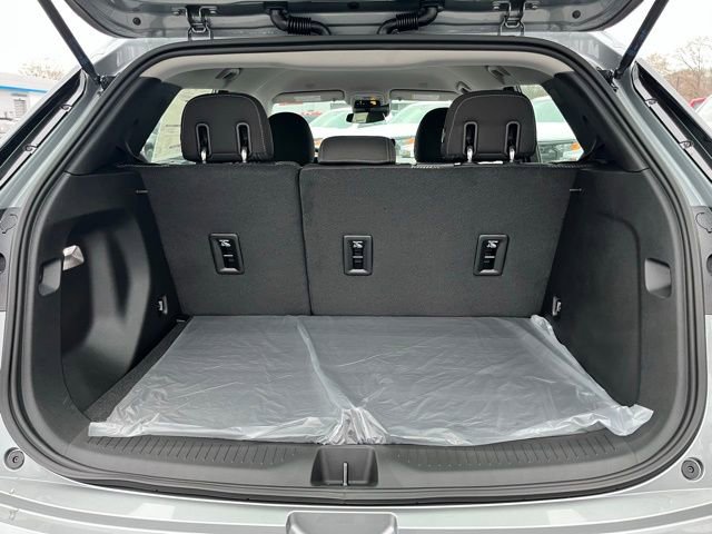 New 2027 Chevrolet Bolt LT w/ Comfort Package FWD image 8