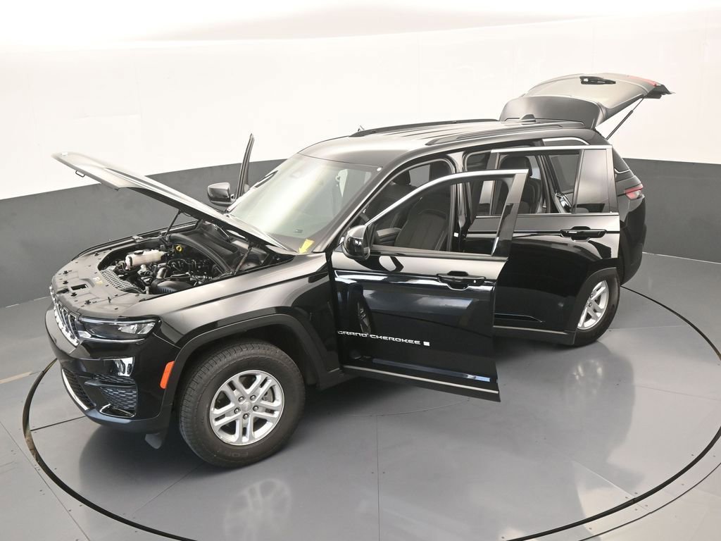 Used 2025 Jeep Grand Cherokee Laredo image 61