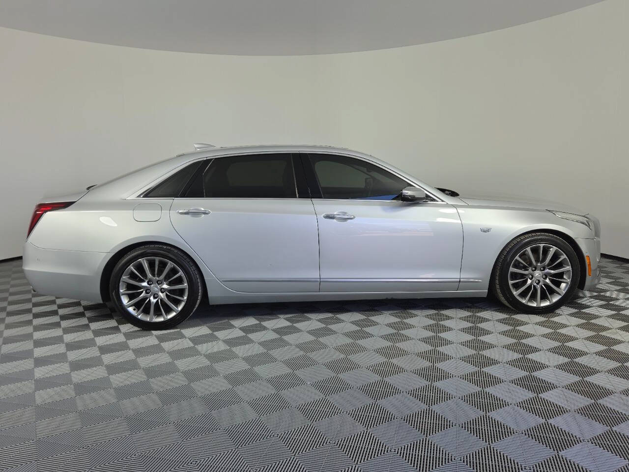 Used 2017 Cadillac CT6 Luxury AWD/4WD image 8