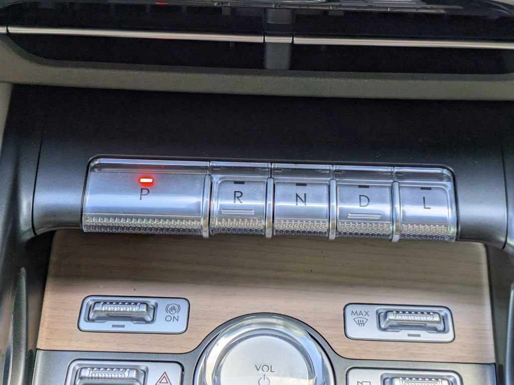 Used 2024 Lincoln Nautilus Reserve w/ Equipment Group 202A image 22