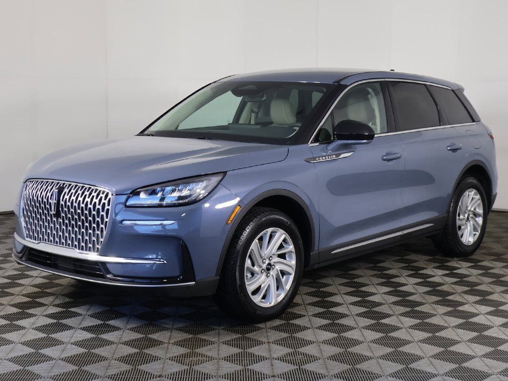 Used 2023 Lincoln Corsair AWD w/ Towing Package image 7