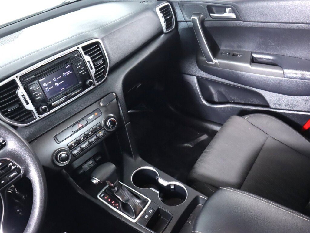 Used 2017 Kia Sportage LX image 28