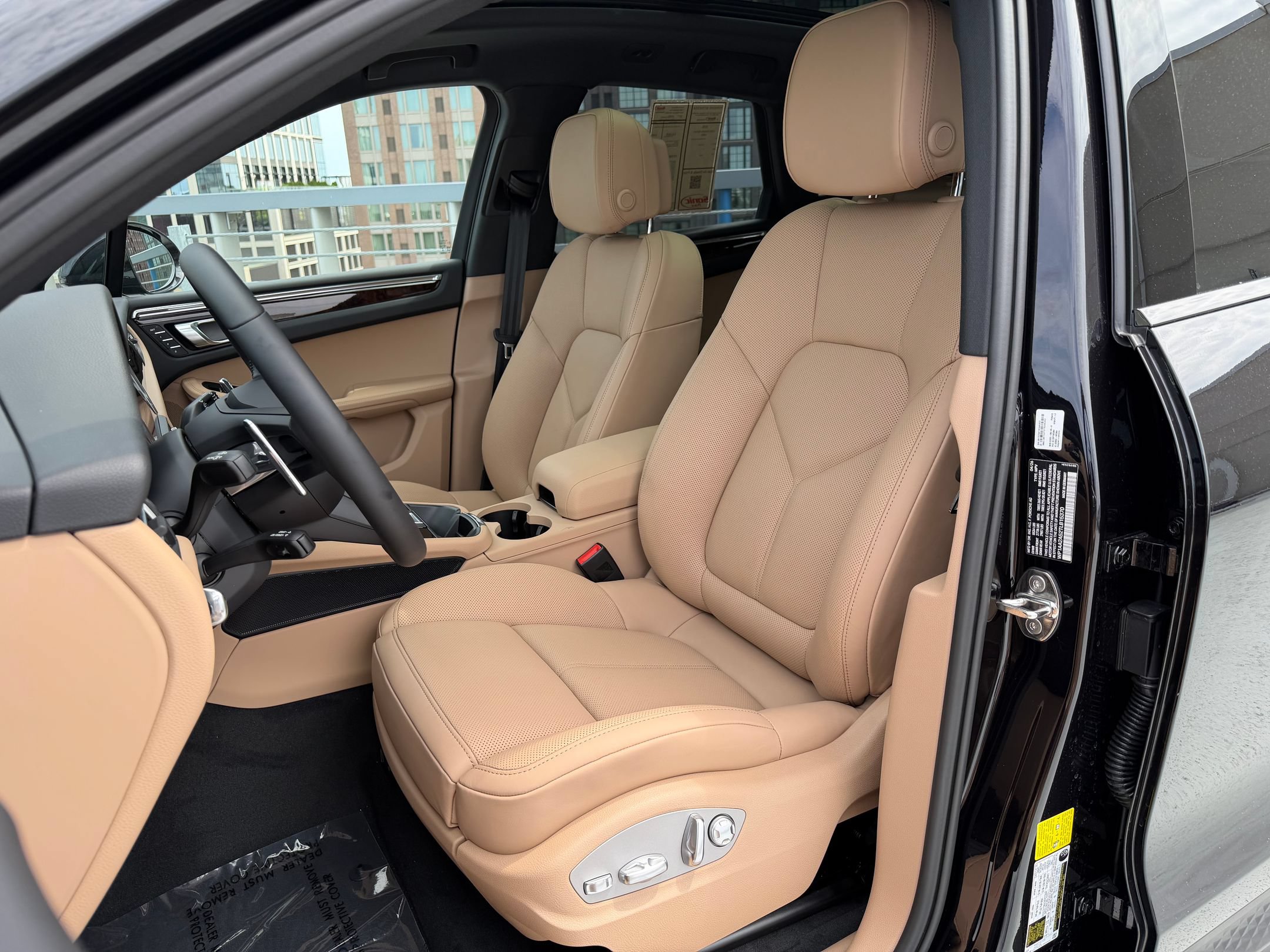 New 2026 Porsche Macan AWD/4WD image 5