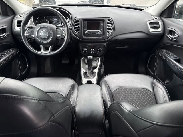 Used 2018 Jeep Compass Latitude AWD/4WD image 15