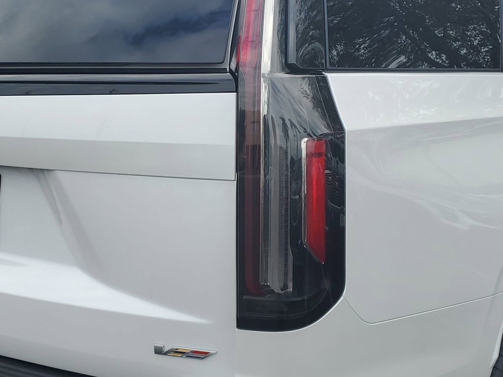 Certified 2024 Cadillac Escalade V w/ LPO, ONYX Package image 26