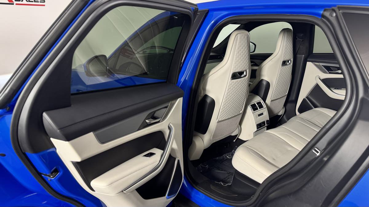 Used 2022 Jaguar F-PACE SVR AWD/4WD image 29