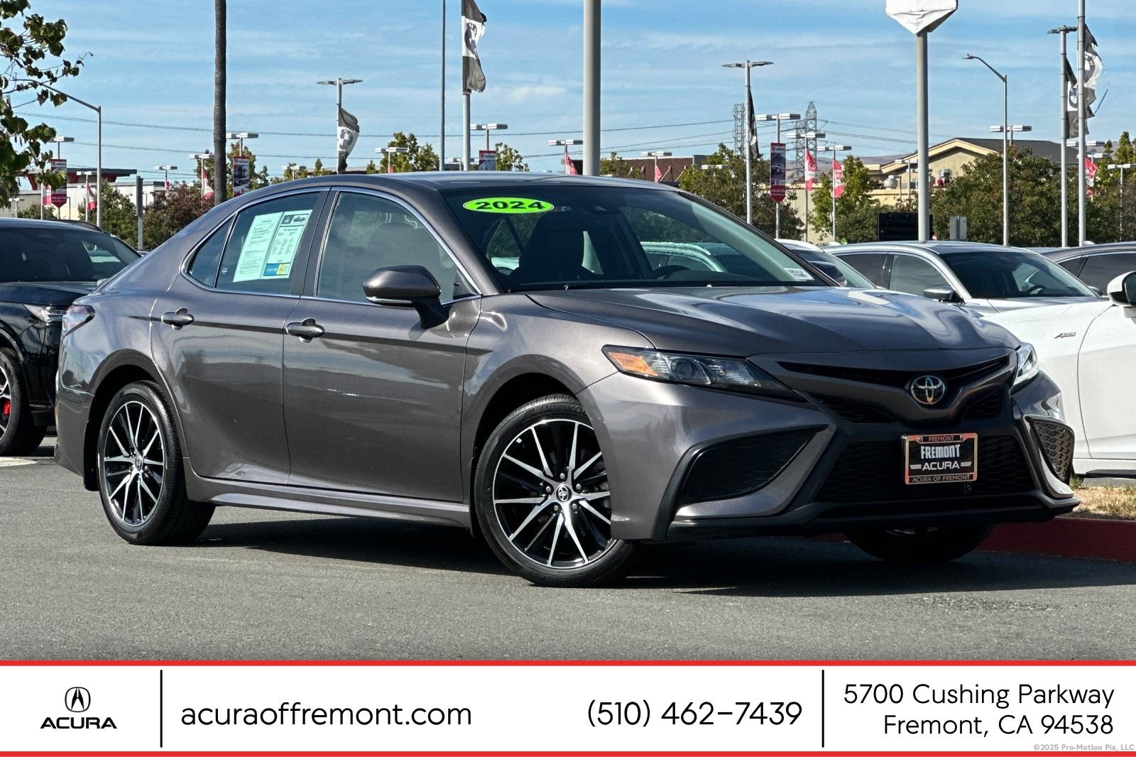 Used 2024 Toyota Camry SE w/ Convenience Package FWD image 1